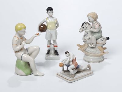 Gruppo di Quattro Figure in Porcellana con Sportivi, Era Sovietica