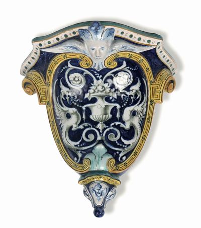 Bella Mensola D’applique Decoro in Policromia su Fondo Blu, Manifattura Dell’italia Centrale, For...