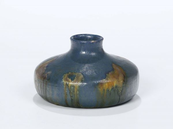 Vaso basso in ceramica smaltato con colature firmato Fagniani Faenza, databile anni 30/40, recante vecchia etichetta