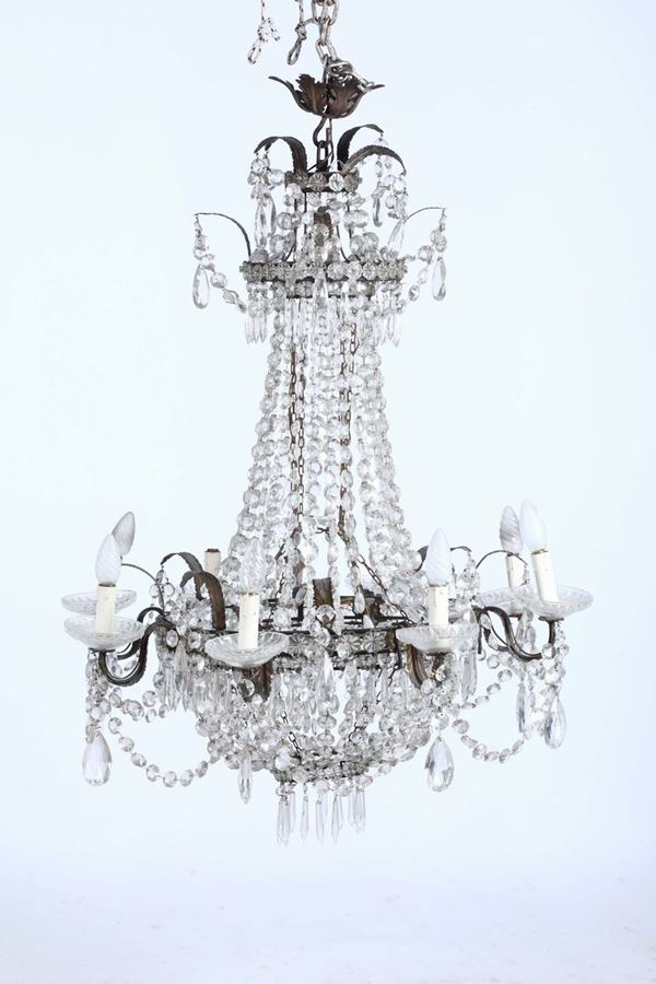 Due lampadari diversi con gocce di cristallo, XIX-XX secolo