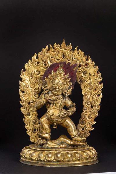 Figura di Ekaviramahakala in Bronzo Dorato con Aura, Tibet, XVII Secolo