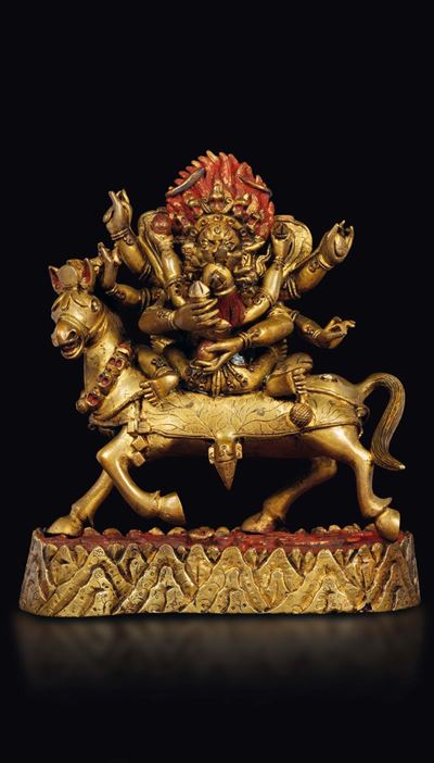 Figura di Mahakala in Yab Yum Sopra Cavallo in Bronzo Dorato, Tibet, XVIII Secolo
