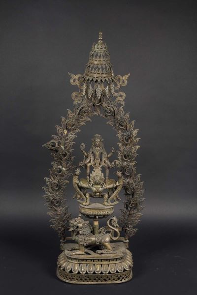 Grande Gruppo in Bronzo Raffigurante Amitayus, Kakaya Karma-mahakala su Fiore di Loto Sorretto da...