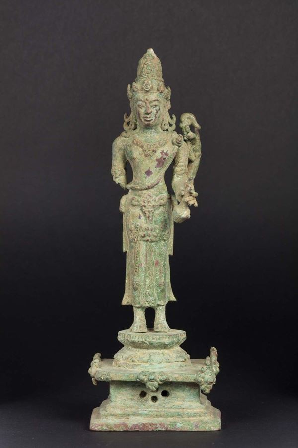 Figura di Buddha eretto in bronzo, XX secolo