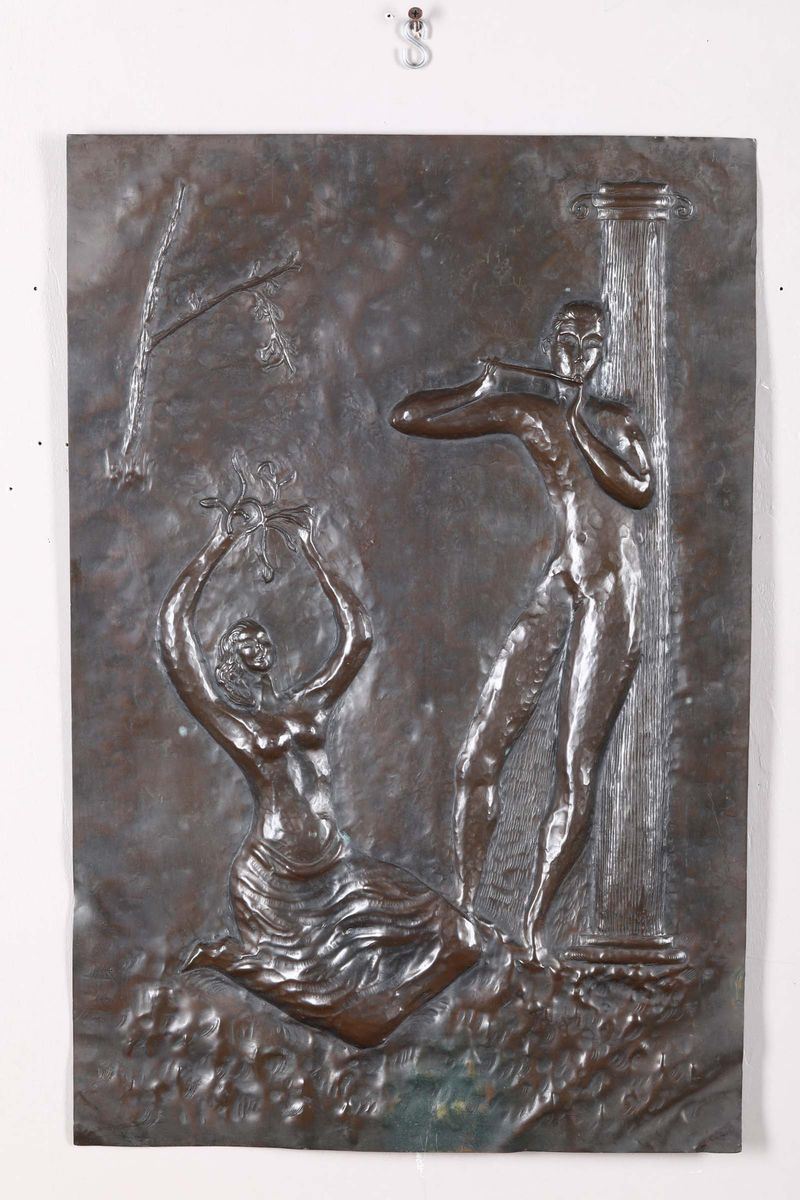 Bassorilievo in rame sbalzato con suonatore di flauto e ninfa, XX secolo  - Auction Works of Art Timed Auction - IV - Cambi Casa d'Aste