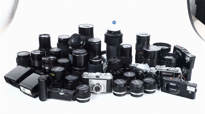 Lotto di macchine fotografiche e accessori  - Asta Asta a Tempo antiquariato - II - Cambi Casa d'Aste