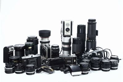 Lotto di Macchine Fotografiche e Accessori