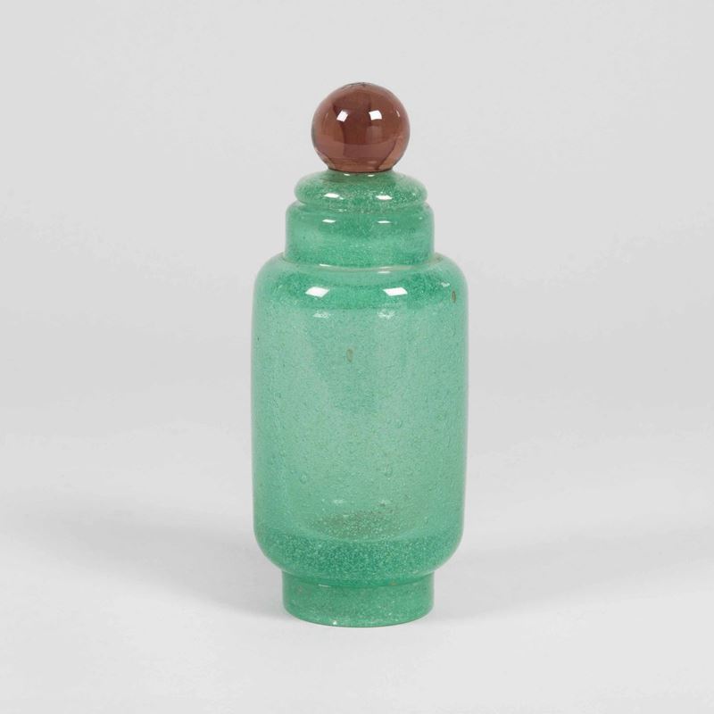 Carlo Scarpa, Venini, Murano, 1936 ca. A rare flask with a stopper, jade-green bubbled glass with a spherical amethyst knob  - Auction Murano '900 - II - Cambi Casa d'Aste