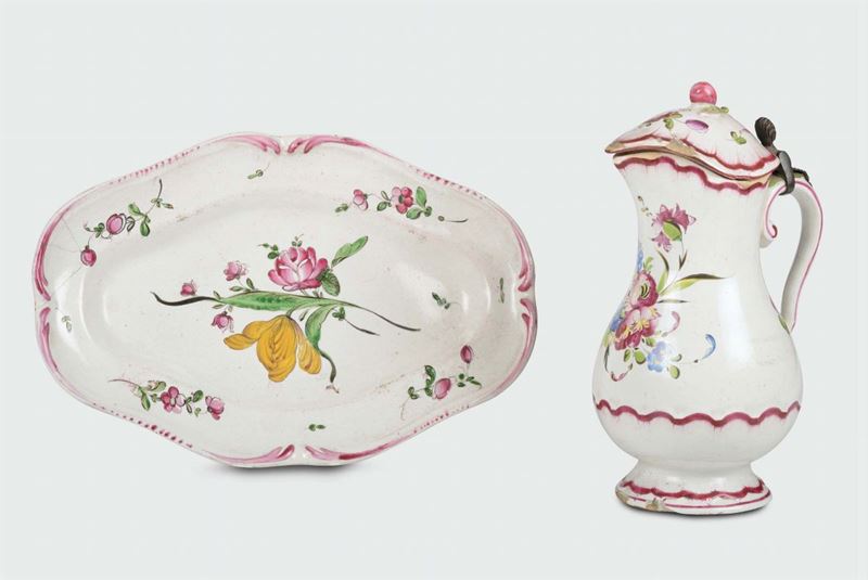 Versatoio con coperchio e un vassoio Francia dell'Est, fine del XVIII secolo  - Asta Asta a Tempo Ceramiche - III - Cambi Casa d'Aste