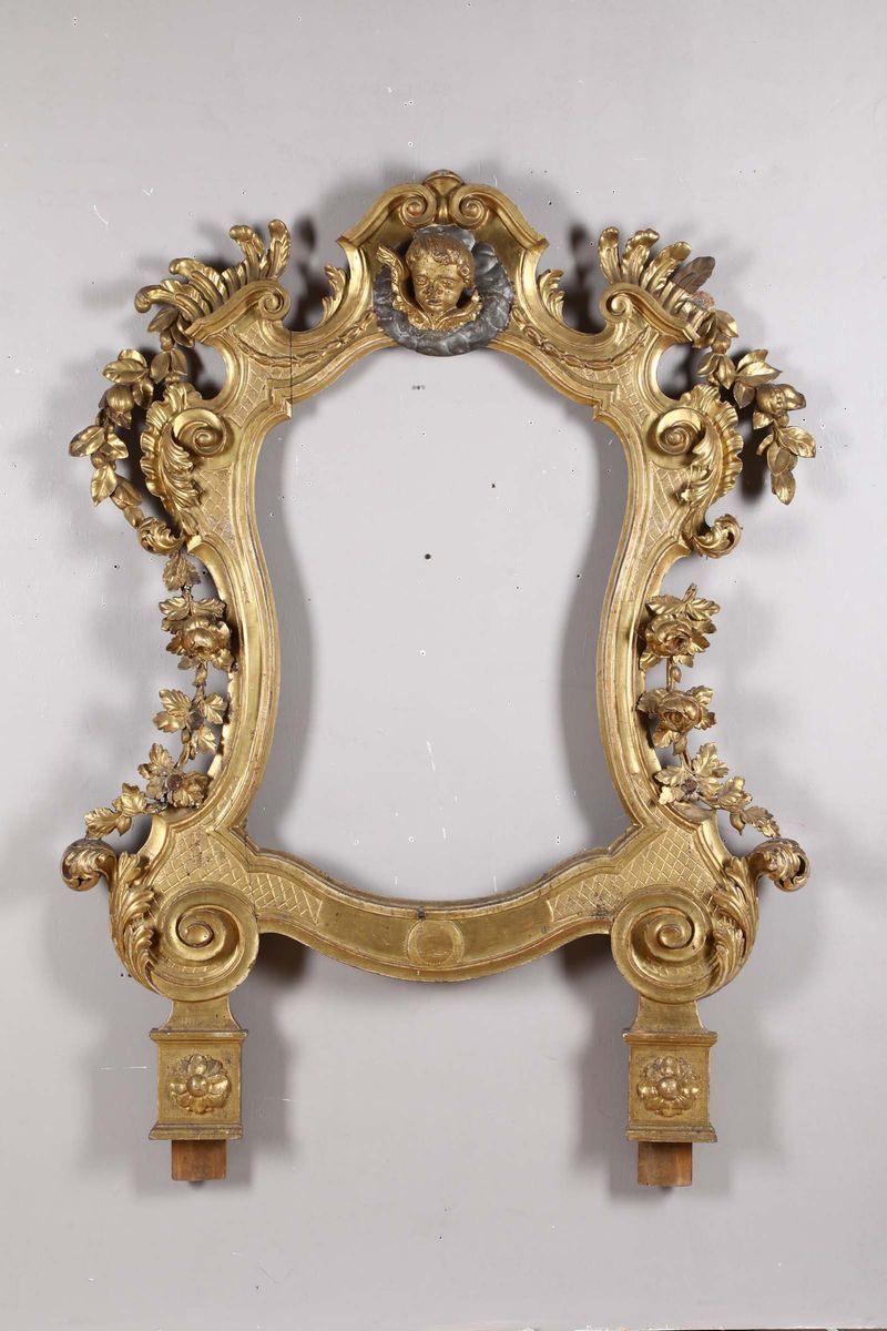 Cornice in legno intagliato e dorato, Italia XVII-XVIII secolo  - Asta Asta a Tempo Arredi e Antiquariato - V - Cambi Casa d'Aste