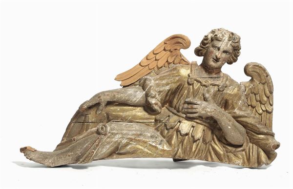 Coppia di angeli in legno scolpito e dorato, scultore barocco italiano operante nel XVII secolo