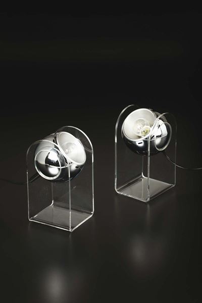 Coppia di Lampade da Tavolo con Struttura in Plexiglass e Metallo Cromato