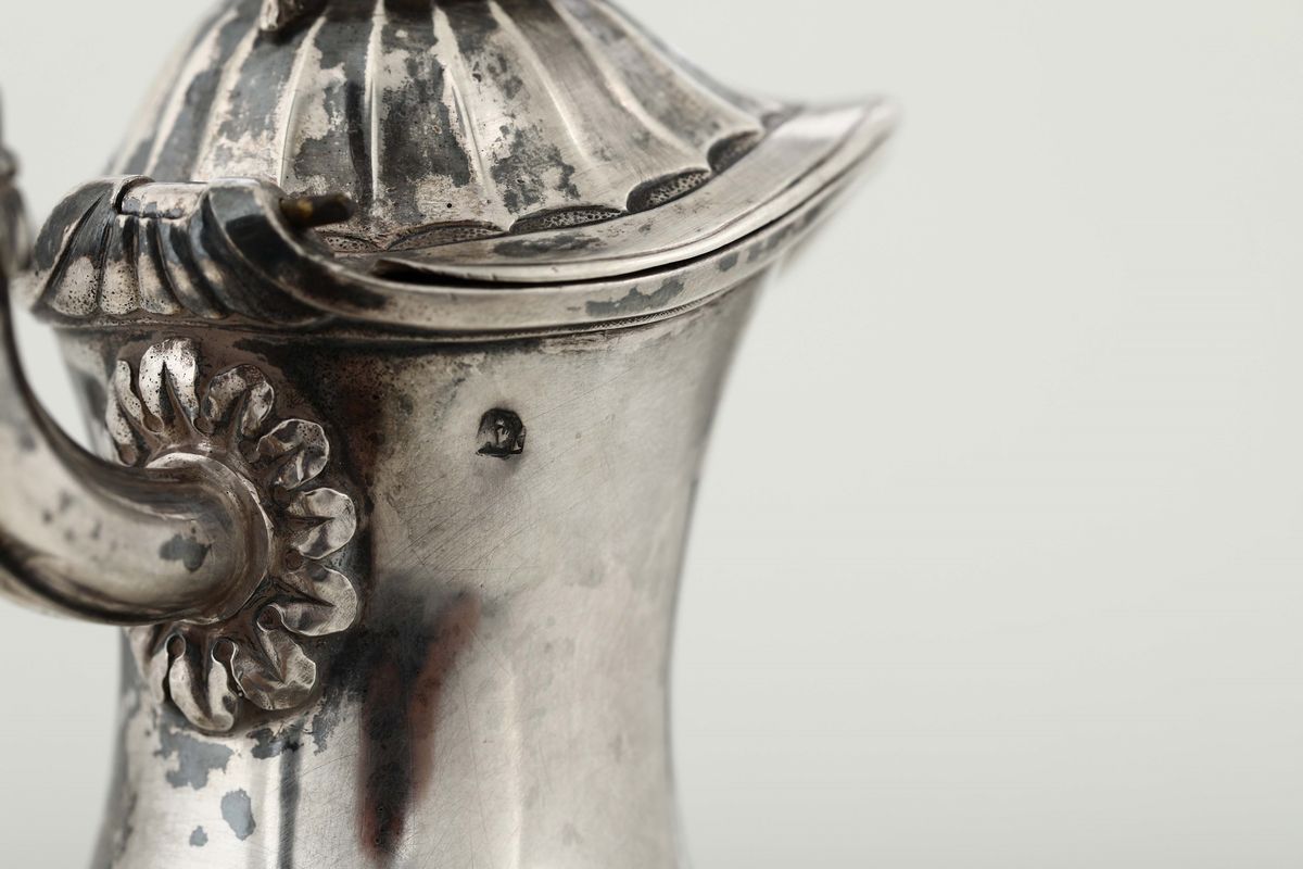 Versatoio in Argento Fuso, Sbalzato e Cesellato, Probabilmente Germania, Fine XVIII Secolo.