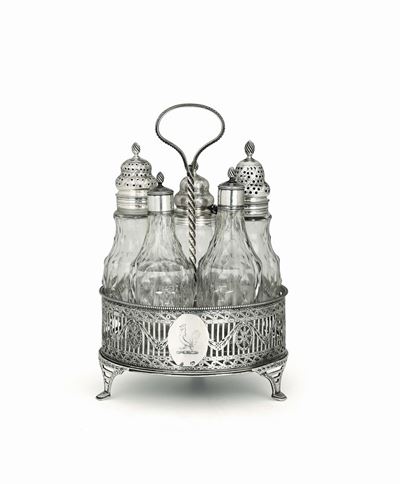 Cruet in Argento Sterling Fuso, Sbalzato, Traforato e Cesellato. Londra 1781, Argentiere Charles ...