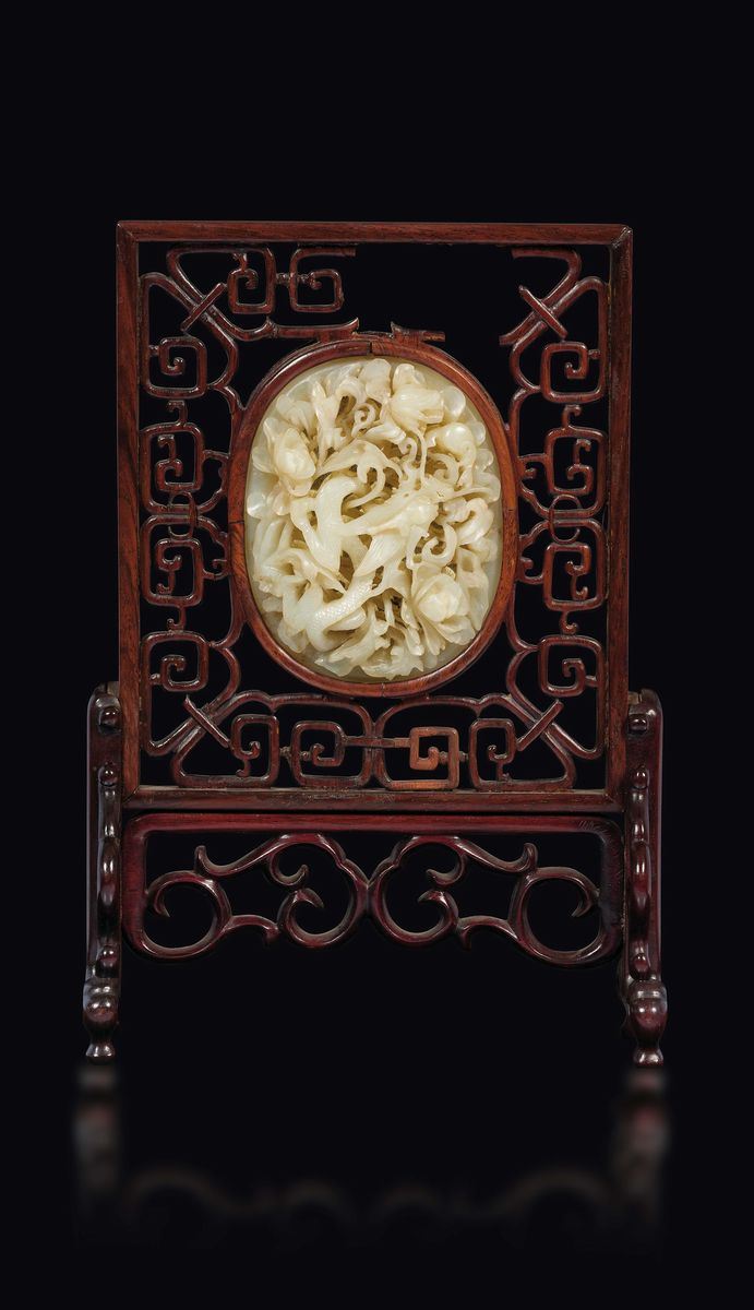 Paravento da tavolo in legno con placca in giada bianca, Cina, Dinastia Yuan (1279-1368)  - Asta Fine Chinese Works of Art - Cambi Casa d'Aste