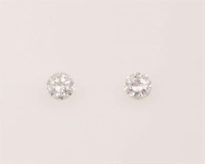Coppia di Solitaire Taglio Brillante di Ct 1,04 e 1,12, Colore i e J, Caratteristiche Interne Vs1...