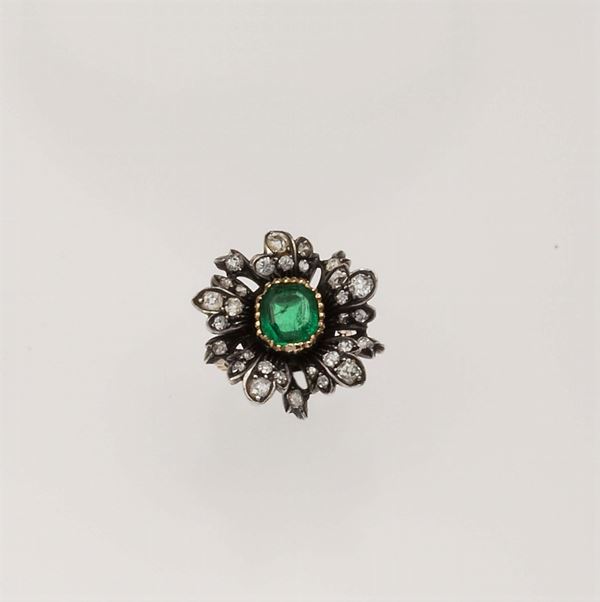 Anello con smeraldo Colombia e diamanti di vecchio taglio