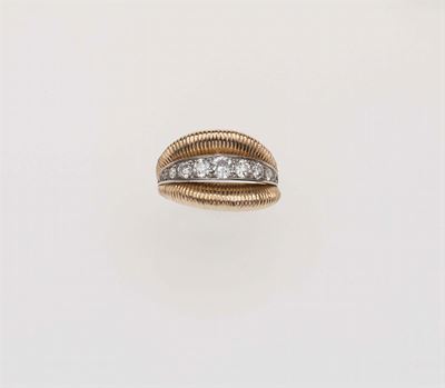 Van Cleef & Arpels. Anello con Diamanti