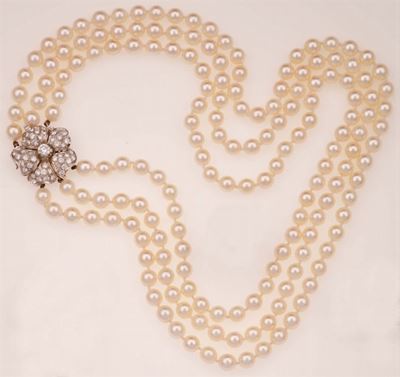 Collana a Tre Fili di Perle Coltivate