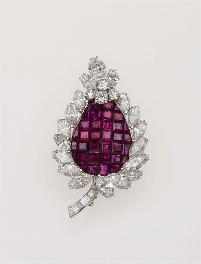 Ruby and diamond clip. Bulgari  - Auction Fine Jewels - Cambi Casa d'Aste