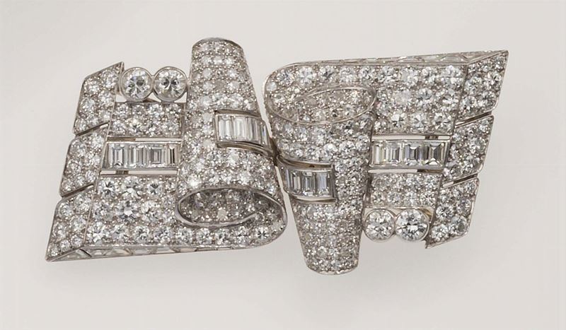 Diamond and platinum double-clip brooch. Trabert & Hoeffer Mauboussin N.Y.  - Auction Fine Jewels - Cambi Casa d'Aste