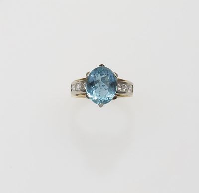 Anello con Acquamarina e Diamanti