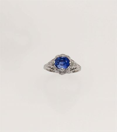 Anello con Zaffiro di Ct 4,46 Circa