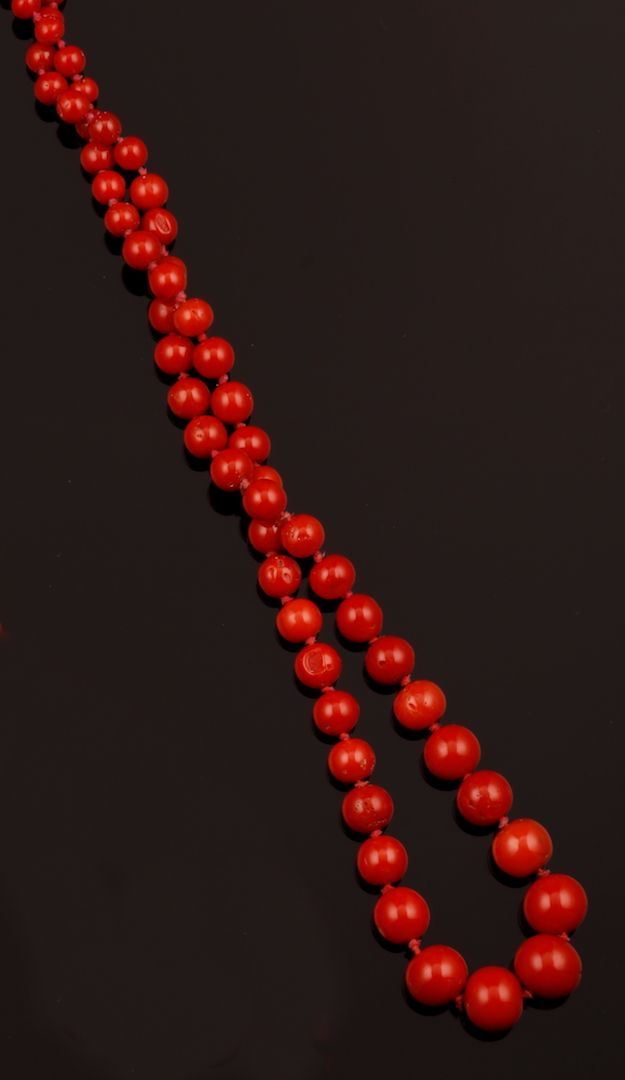 Collana in corallo rosso, a boules scalari  - Auction Jewels and Corals | Time Auction - Cambi Casa d'Aste