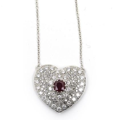 Pendente Cuore con Pavé di Diamanti e Zaffiro Centrale di Ct 1,60 Circa