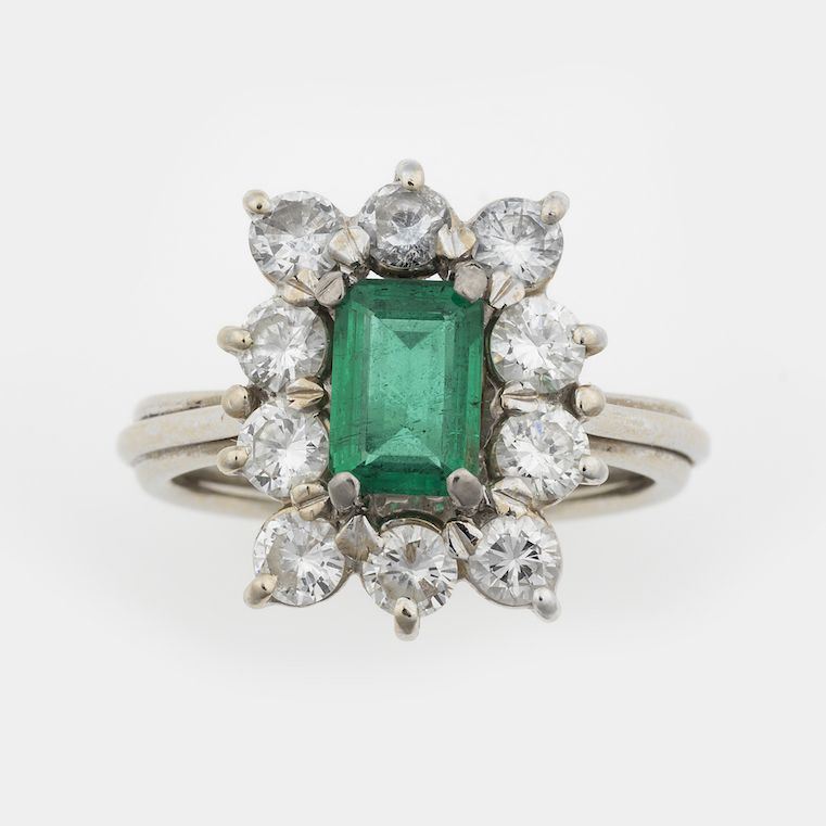 Emerald and diamond cluster ring  - Auction Jewels - Cambi Casa d'Aste