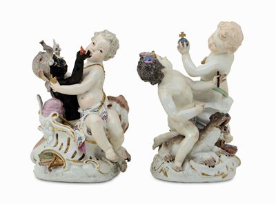 Coppia di Gruppi Raffiguranti i Quattro Continenti Meissen, 1755 Circa Modello di Friedrich Elias...