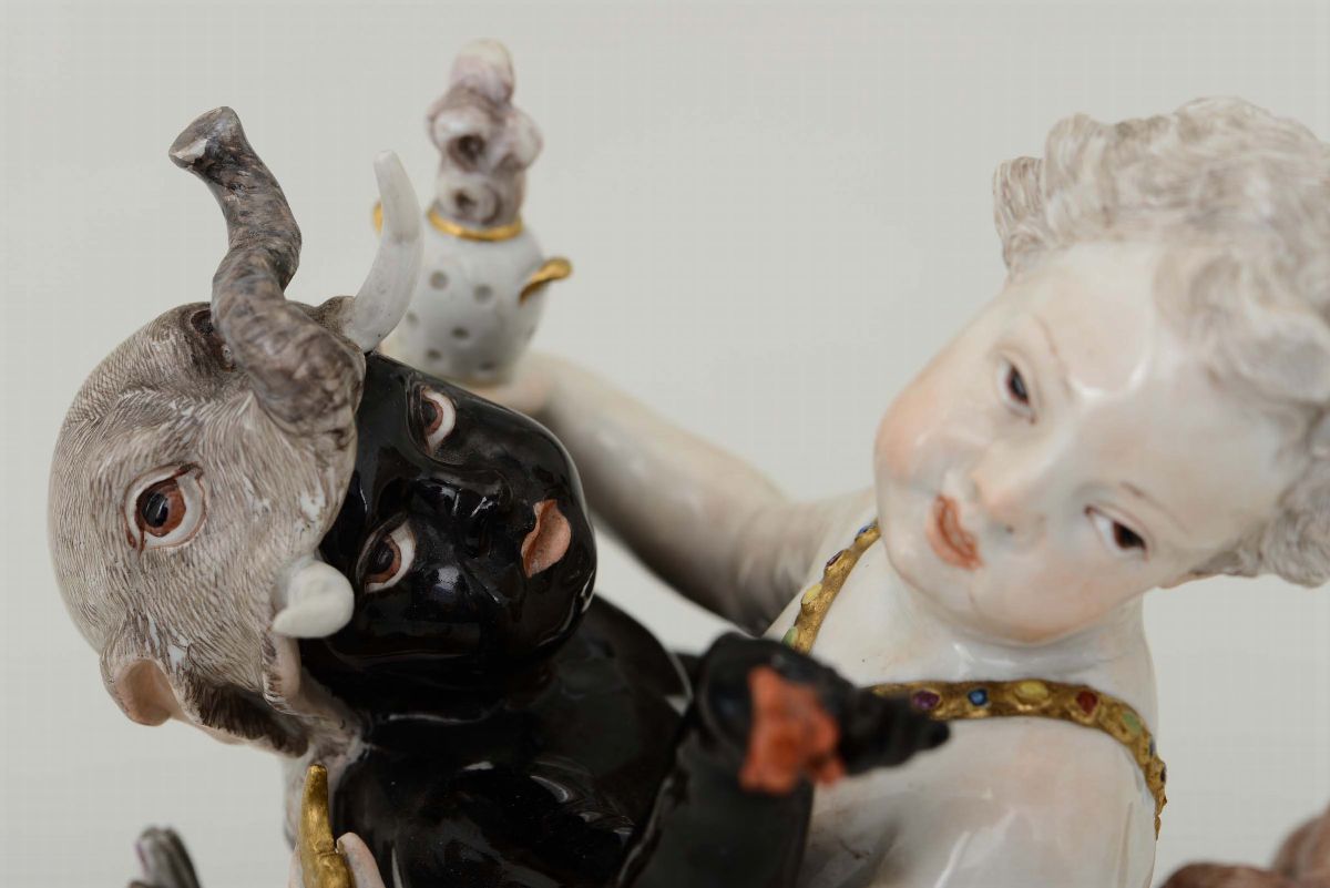 Coppia di Gruppi Raffiguranti i Quattro Continenti Meissen, 1755 Circa Modello di Friedrich Elias...