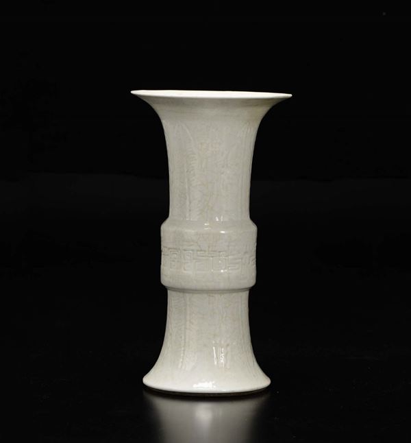 A Blanc de Chine vase, China, Qing Dynasty, 19th century