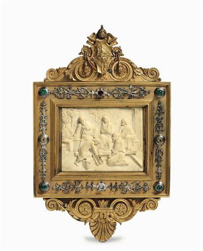 Importante Compendio con Placca in Avorio Scolpito Ad Altorilievo con Raffigurazione di Gesù Bamb...