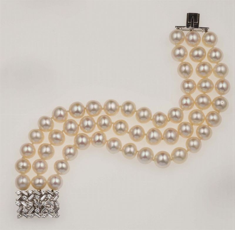 Bracciale a tre fili di perle coltivate  - Asta Fine Jewels - Cambi Casa d'Aste