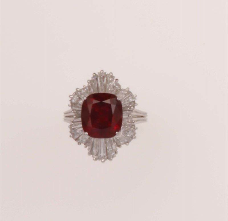 Anello con rubino Thailandia di ct 5,40 circa e diamanti taglio tepper  - Asta Fine Jewels - Cambi Casa d'Aste