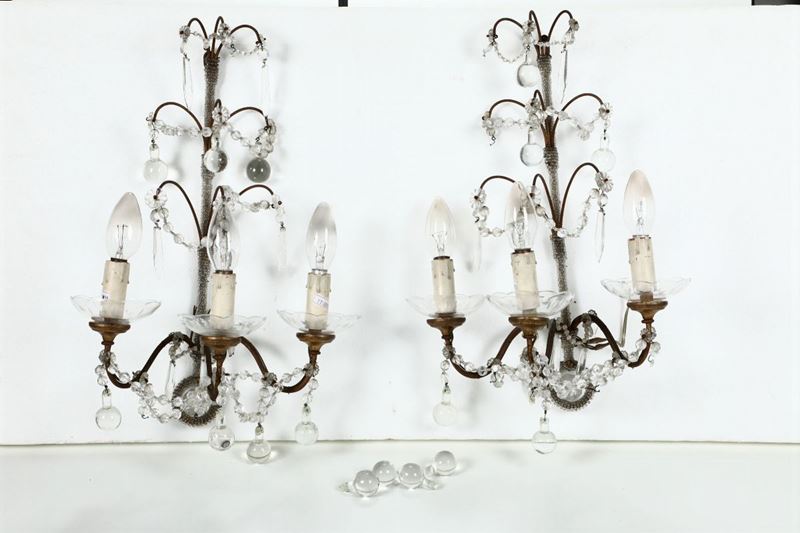 Coppia di appliques in metallo e cristalli, XX secolo  - Auction Fine Art - Cambi Casa d'Aste