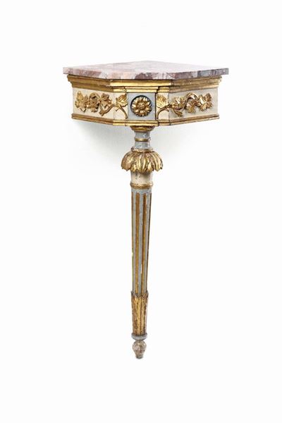 Consolina Angolare in Legno Intagliato, Laccato e Dorato, Fine XVIII Secolo
