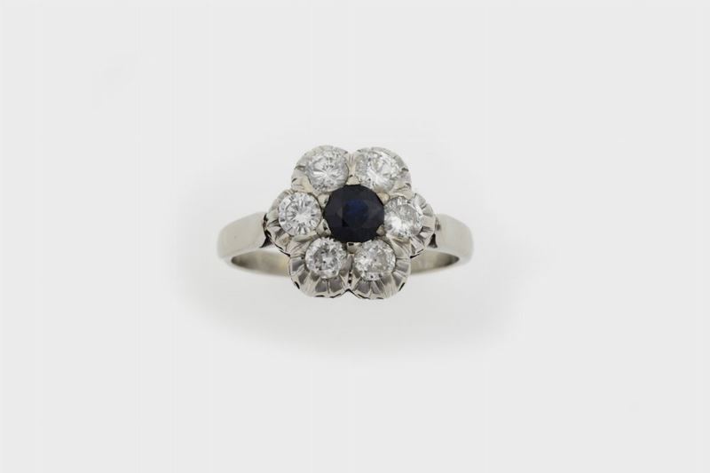 Anello con diamanti di vecchio taglio e zaffiro centrale  - Auction Vintage, Jewels and Watches - Cambi Casa d'Aste