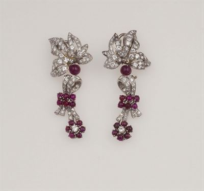Orecchini Edera con Rubini Taglio Cabochon e Diamanti