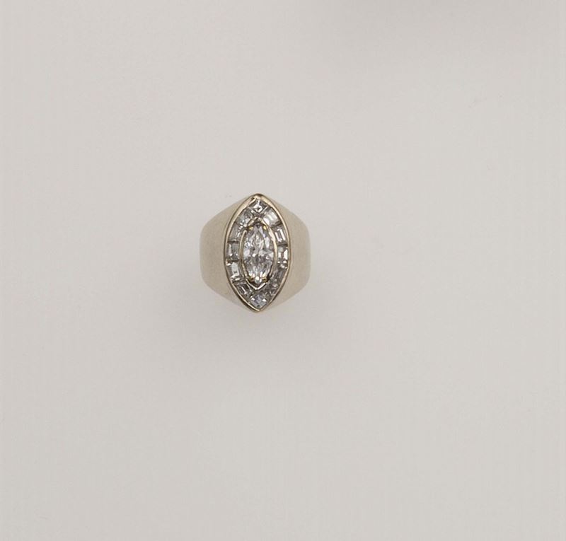 Anello con diamante taglio a marquise di ct 1,00 circa  - Asta Vintage, Gioielli e Orologi - Cambi Casa d'Aste