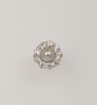 Anello con Perla Naturale e Diamanti di Vecchio Taglio