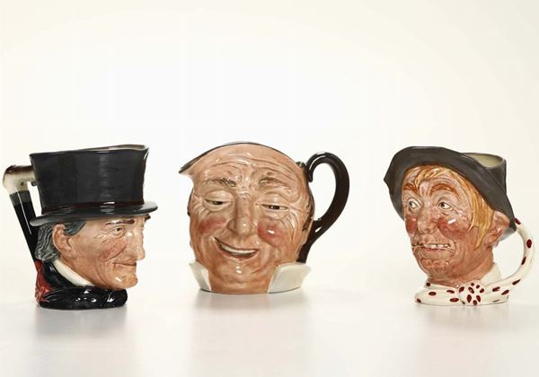 Tre brocche in ceramica, Royal Doulton (Jorge 1949, Joluu Peel1940-47,Former Joul 1940-47)