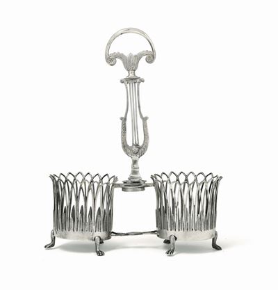 Oliera in Argento Fuso, Sbalzato e Cesellato, Roma, Prima Metà del XIX Secolo, Bollo Camerale.