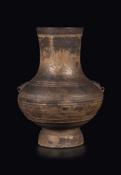 Vaso in Terracotta con Manici a Mascheroni, Cina, Dinastia Han (206-220)