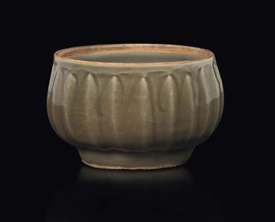 Sciacquapennelli Scanalato a Smalto Celadon, Cina, Dinastia Song (960-1279)