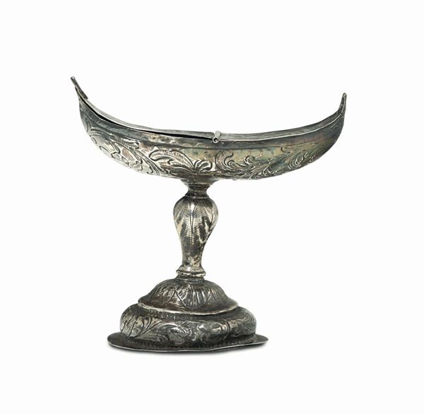 An incense boat in embossed and chiselled silver, Venice, 19th century, city's guarantee marks and unidentified silversmith's stamp.