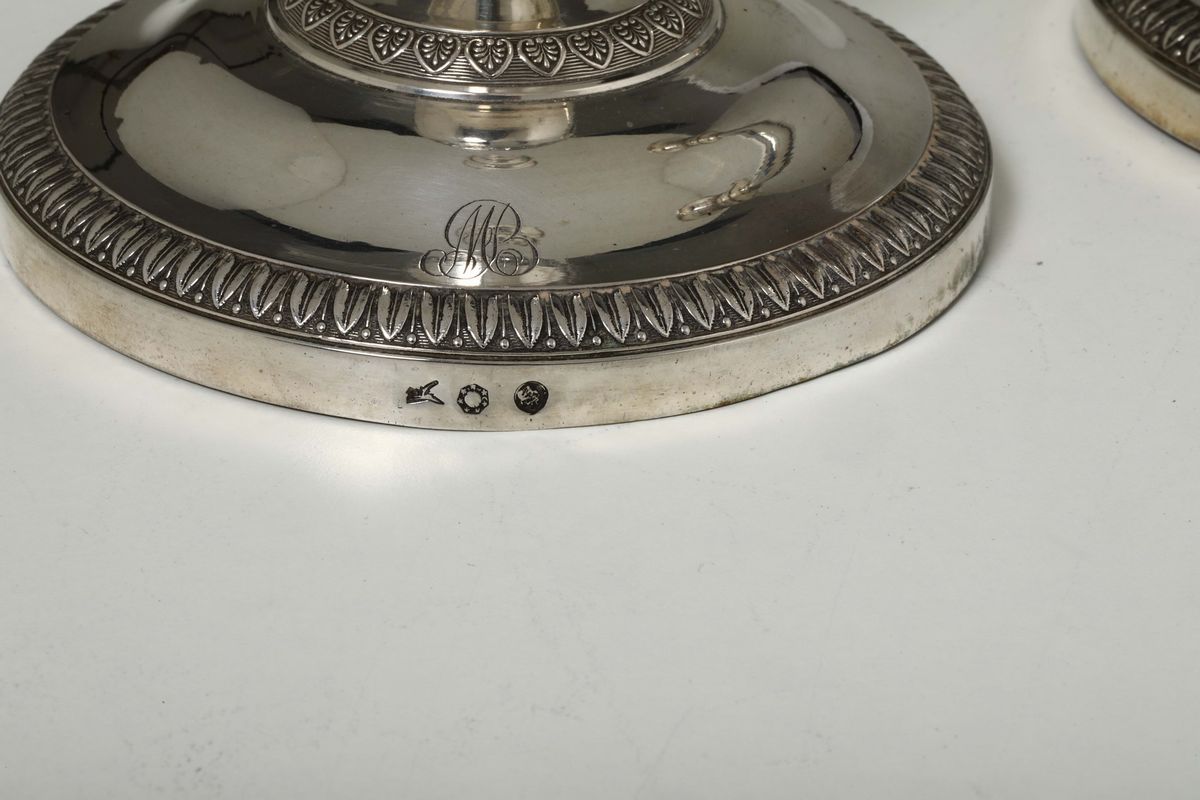 Coppia di Candelieri in Argento Fuso, Sbalzato e Cesellato, Mantova (?), Metà del XIX Secolo, Mar...