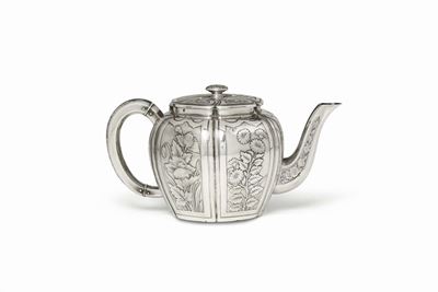 Teiera in Argento Primo Titolo Fuso, Sbalzato e Cesellato. Maison Odiot Parigi XIX-XX Secolo