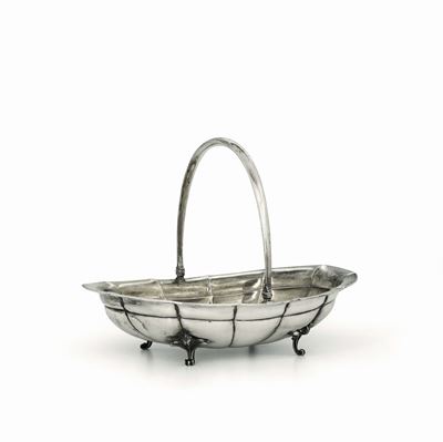Cestino in Argento Fuso, Sbalzato, Cesellato e Dorato. San Pietroburgo 1873. Marchi del Saggiator...